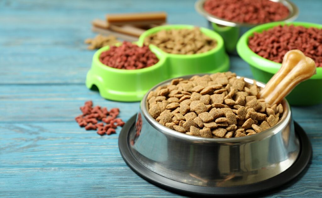 Wat zijn dierlijke bijproducten in hondenvoer? 2 sous produits animaux nourriture chien 142401 1200 738